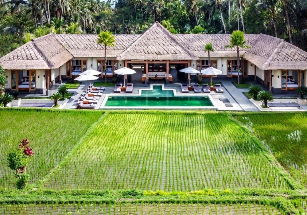 RICE FIELD VIEW 6 BEDROOM VILLA FOR SALE LEASEHOLD IN UBUD BE-436 
